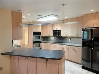 4th image of 19921 NE 22nd Ct