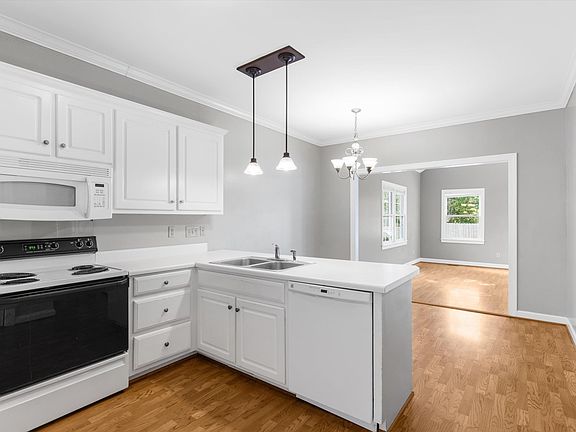 4th image of 8 Mountain Trace Ct