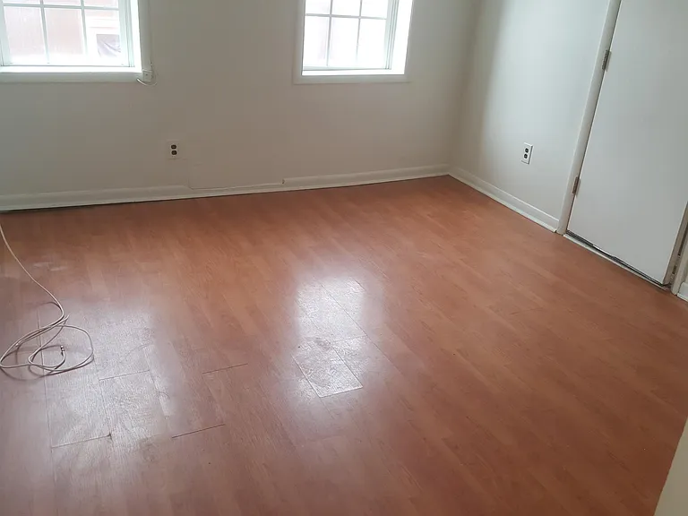 302 E Main St — Photo 7