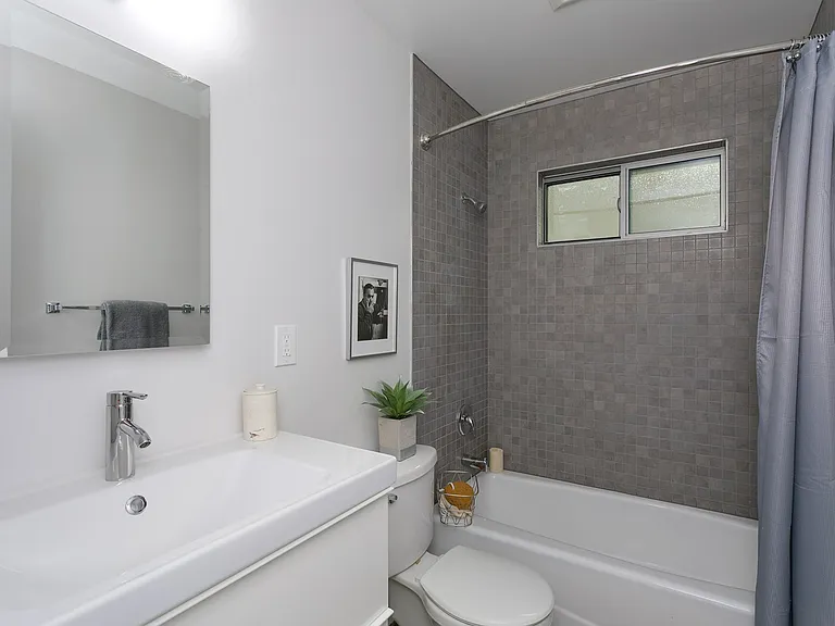 815 E Villa St — Photo 15