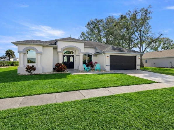 6140 Silver Oaks Dr, Zephyrhills, FL 33542