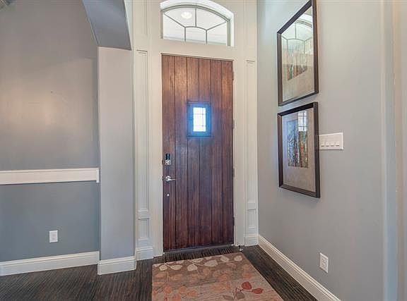 5th image of 561 Sunbury Ln