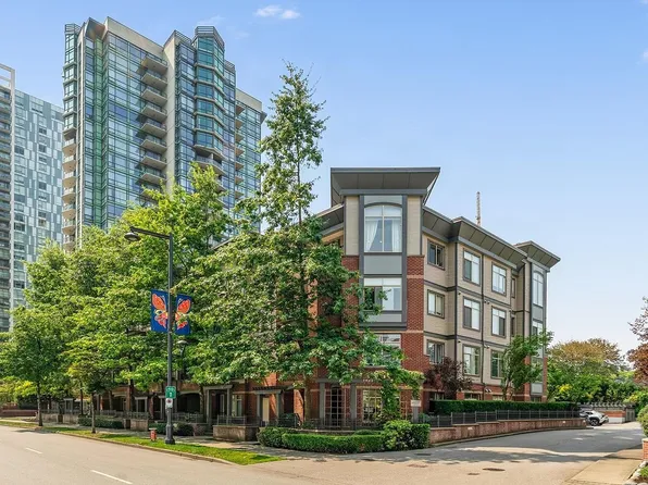 10455 University Dr #215, Surrey, BC V3T 0A5