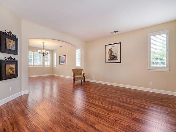 5th image of 9658 Country Falls Ln