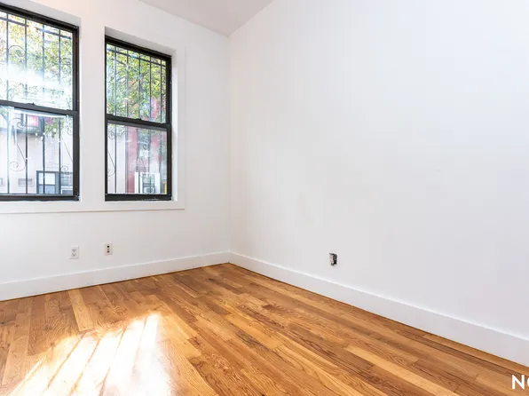 111 Dupont Street image 7 of 15