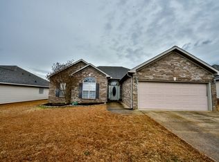 12383 Huntington Village Dr, Northport, AL 35475