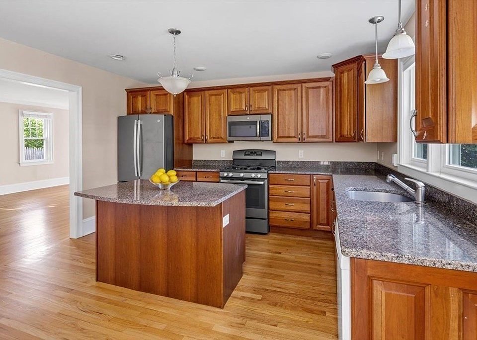 5 Warren Ave, Plymouth, MA 02360 Zillow