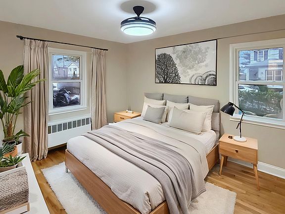 BEDROOM (STAGED)