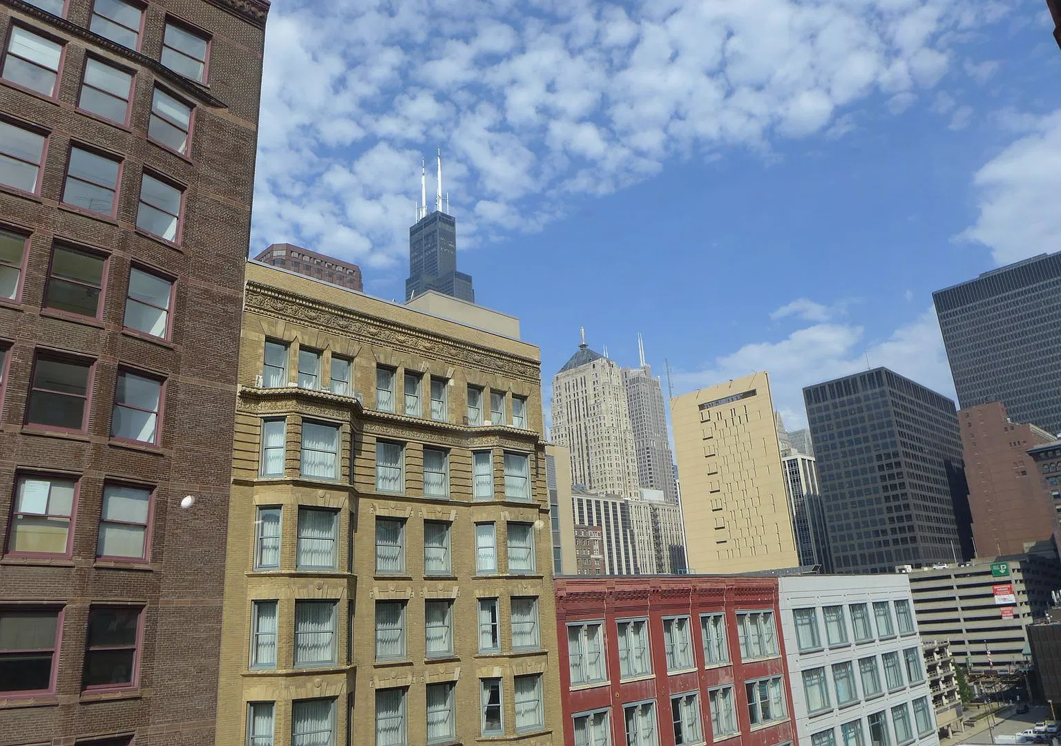 537 S Dearborn Terminals Building — Photo 4