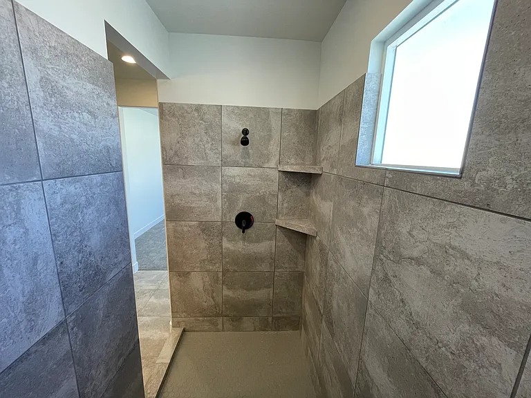 272 N 2470 W — Photo 8