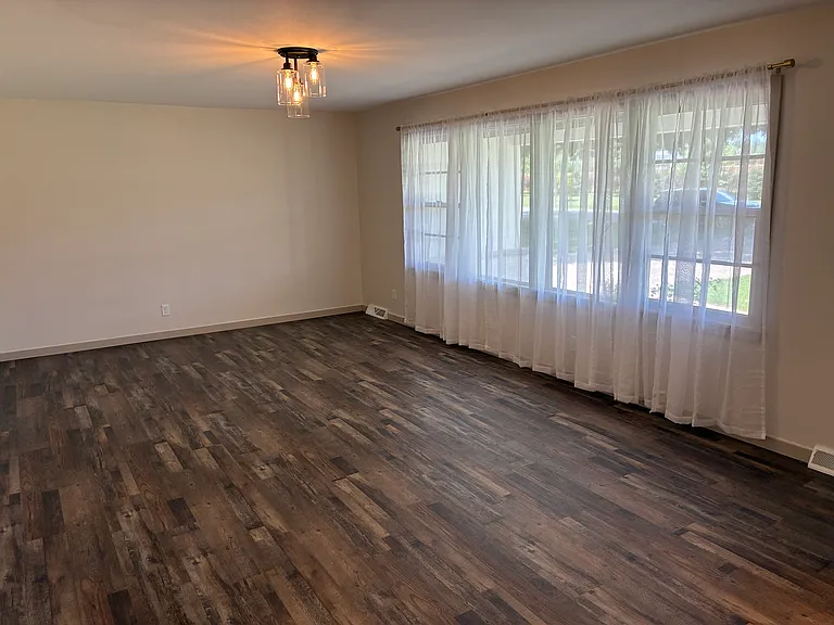 2162 E Washita St — Photo 5