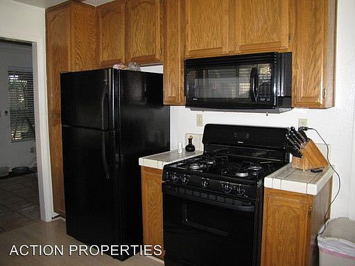 4th image of 613 Hovey Way