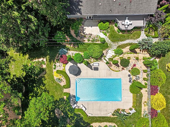 3rd image of 3600 Hendee Rd