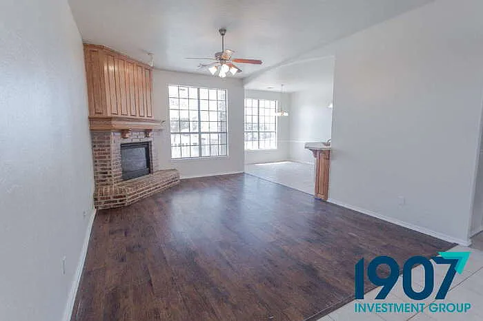 501 Madeline Ln — Photo 13