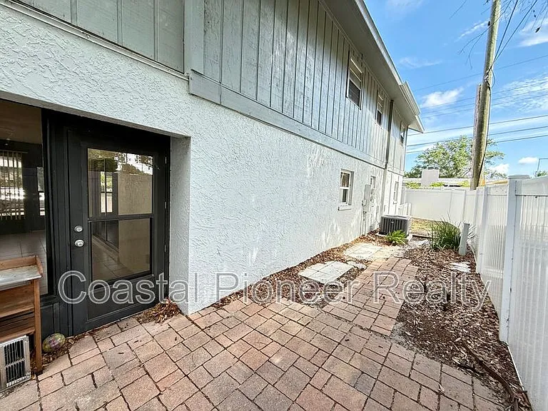 1960 Union St #41 — Photo 20