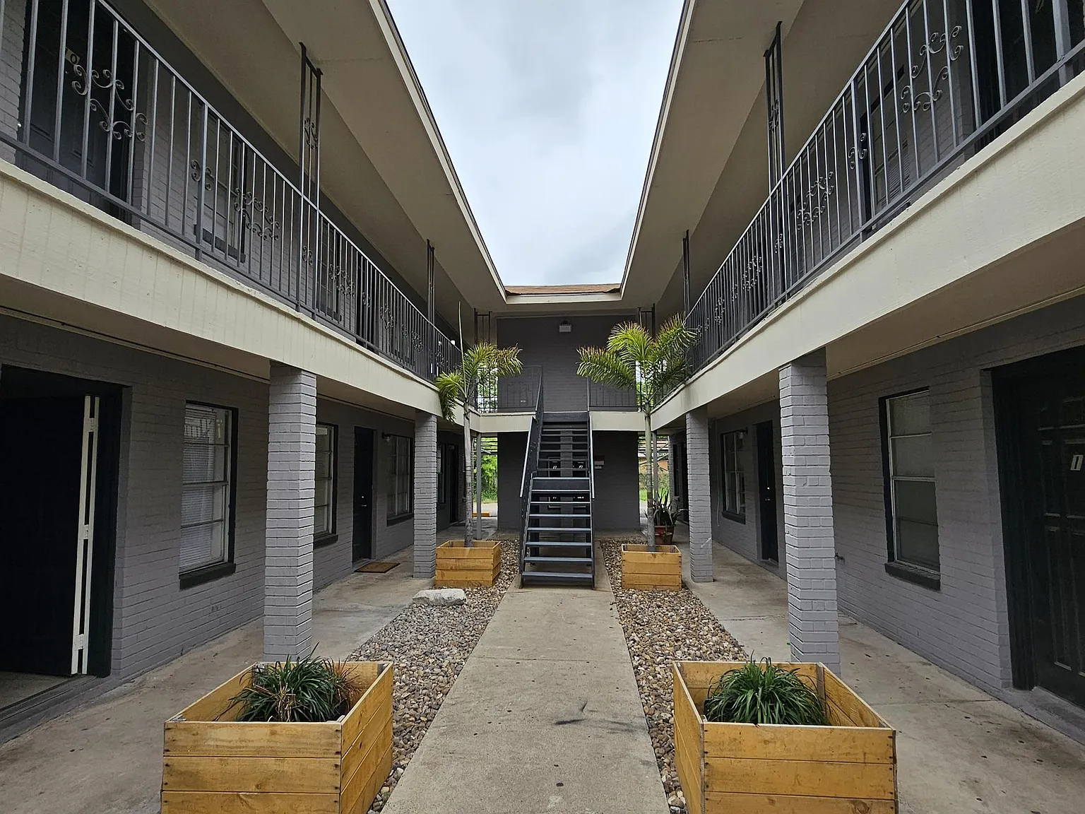 1108 Fern Apts — Photo 1