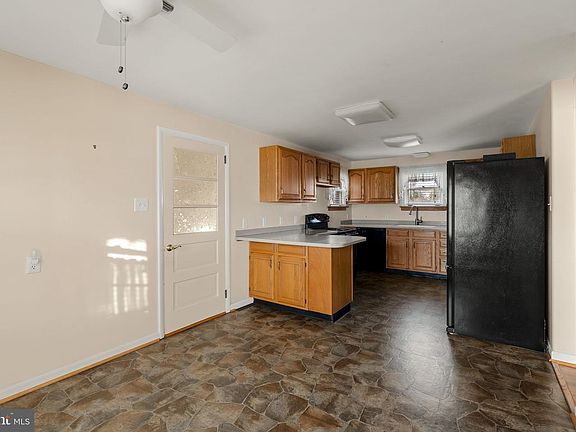 4th image of 406 S Church St