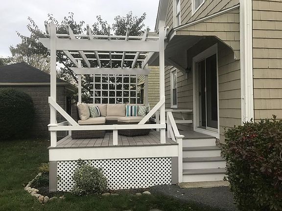3rd image of 47 Hussey St