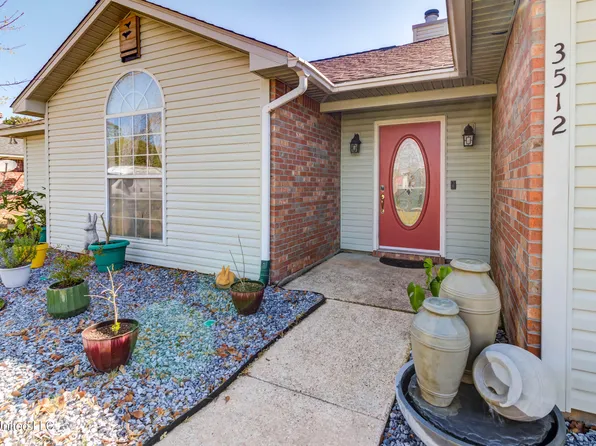 3512 N 9th St, Ocean Springs, MS 39564
