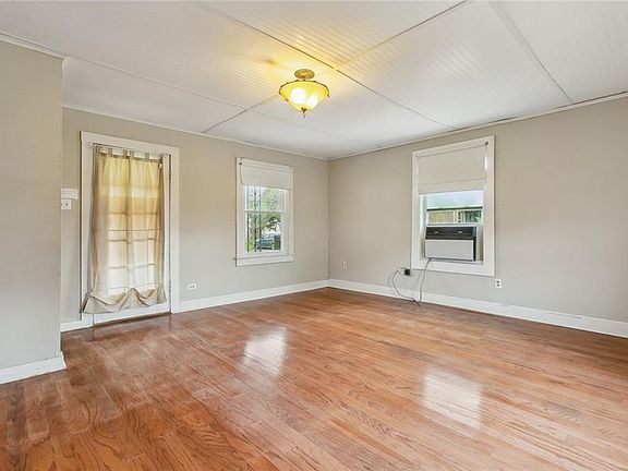 2nd image of 4305 Clay St