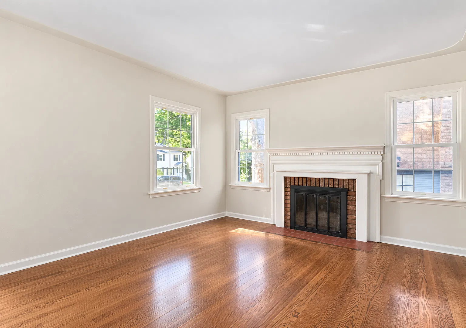 3 Bed / 1.5 Bath Single-Family Home Fulton Heights (Grand Rapids) — Photo 4