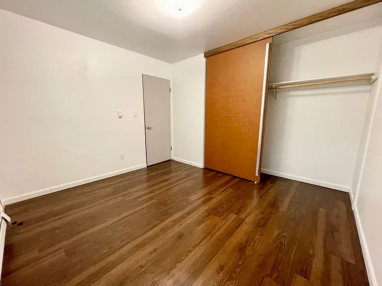 Bayview Apartments — Photo 89