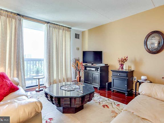4th image of 6300 Stevenson Ave APT 1023