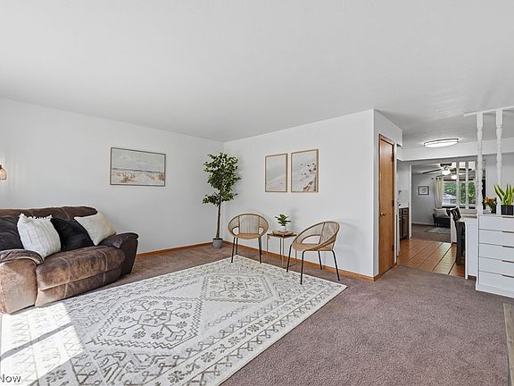 2nd image of 21810 Forestview Cir