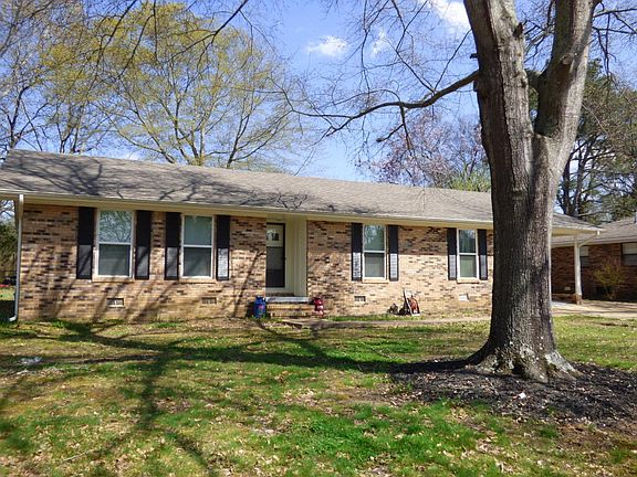 2nd image of 104 Westwood Dr