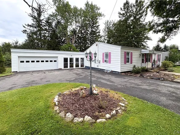 51 Fleming St, Auburn, NY 13021