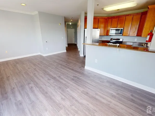 6306 Fernandez Ct, Parlin, NJ 08859