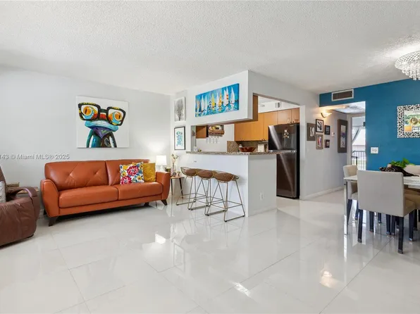 1401 SW 134th Way APT 303C, Pembroke Pines, FL 33027