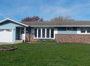 215 Sycamore Ln, Momence, IL