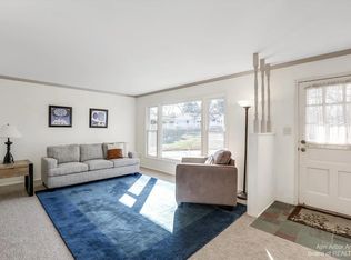 17 Donegal Ct, Ann Arbor, MI