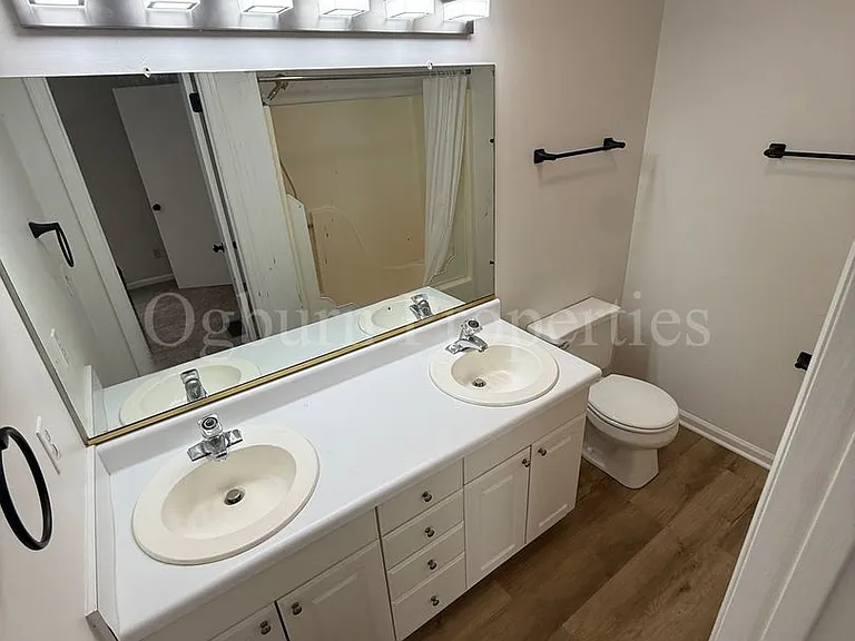 1905 Winding Ridge Ct — Photo 10