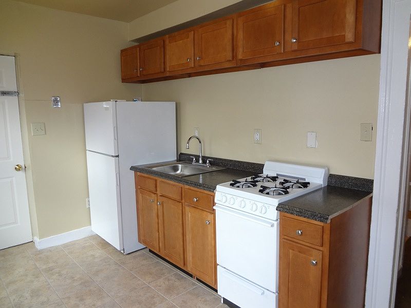 2nd image of 508 W Lafayette Ave #3