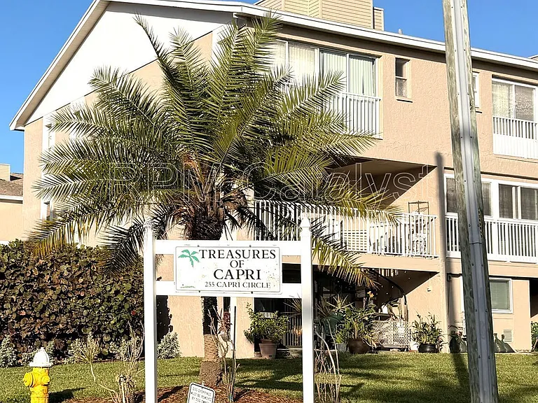 255 Capri Cir N #7 — Photo 3