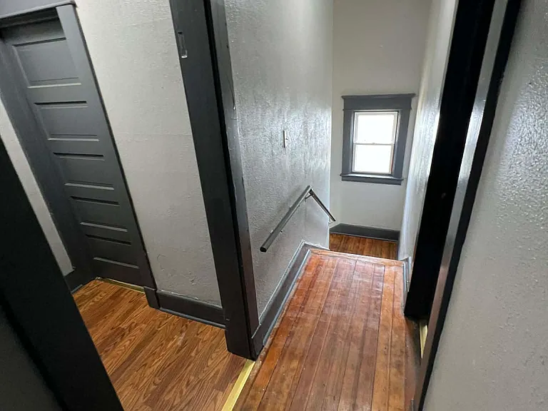 1612 Clifton Ave — Photo 7