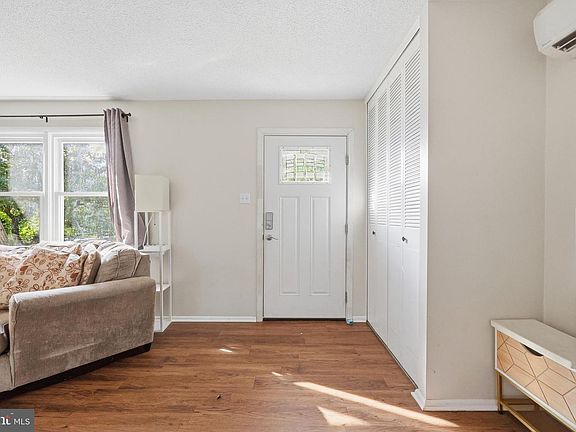 3rd image of 7313 W Springbrook Ct