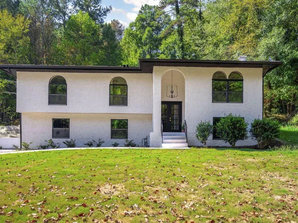 8946 Fuller Rd, Chattanooga, TN 37421