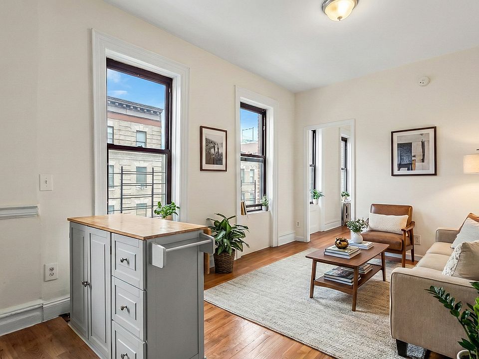1st image of 2866 Frederick Douglass Blvd #18