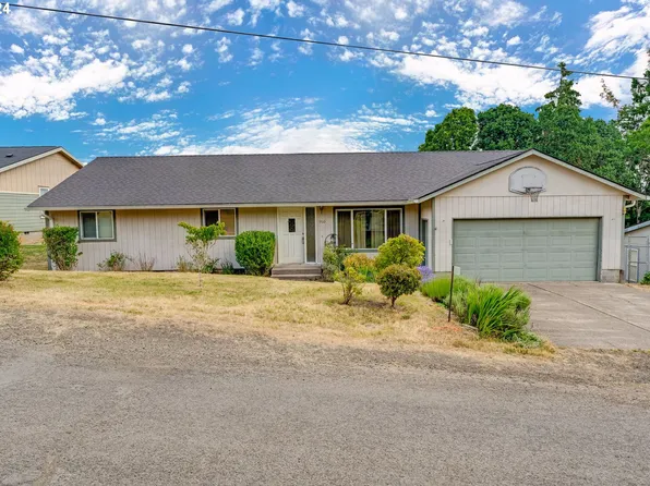 960 SW Hill Dr, Willamina, OR 97396