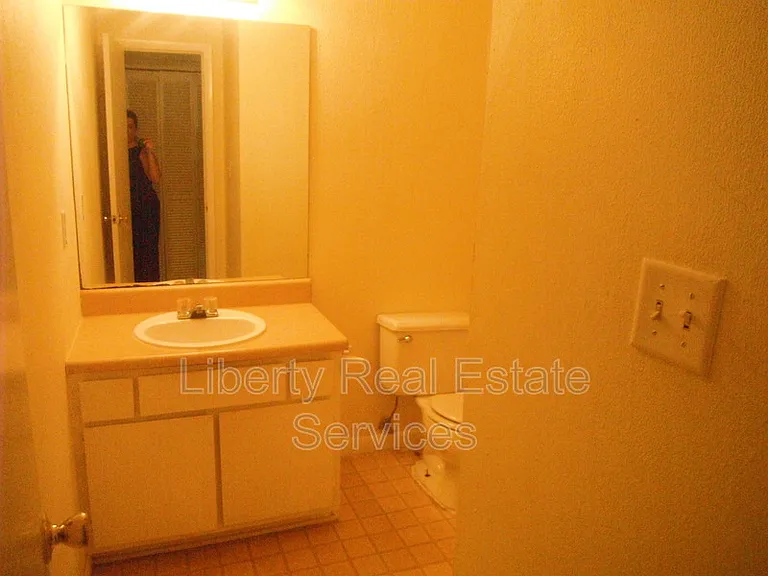 134 Pointe South Dr #D — Photo 6