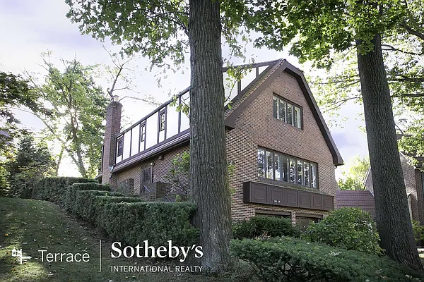 Rented by Terrace Sotheby's International Realty | media 18