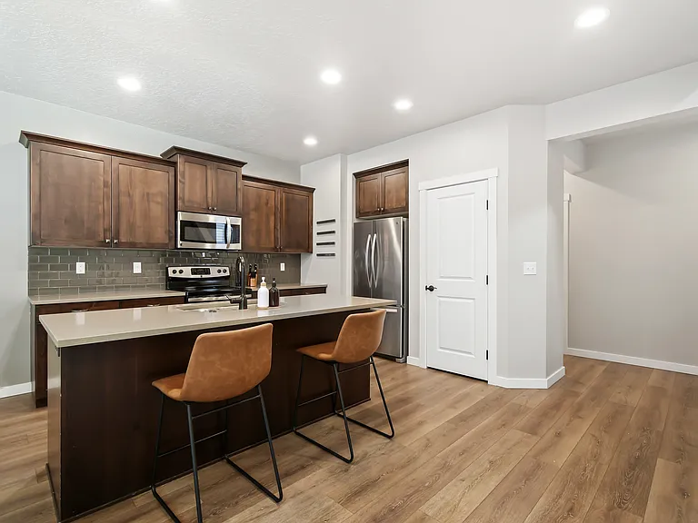 2700 E Clarene Dr — Photo 6