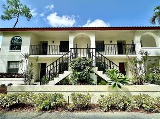905 Augusta Blvd APT 6, Naples, FL 34113