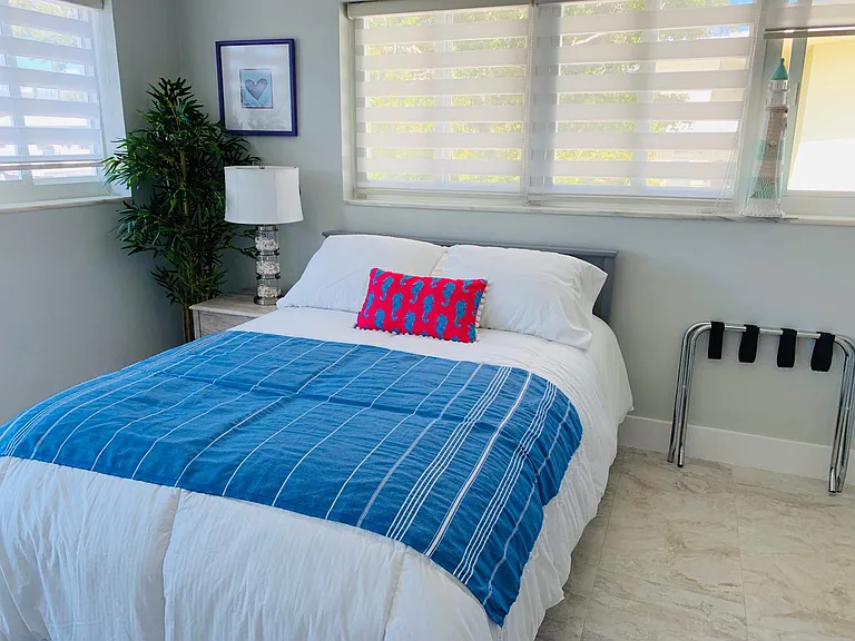 114 Oleander Cir — Photo 11