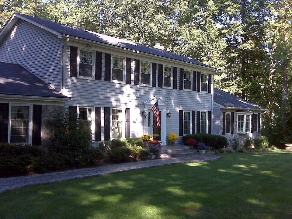 1st image of 132 Barnswallow Ln