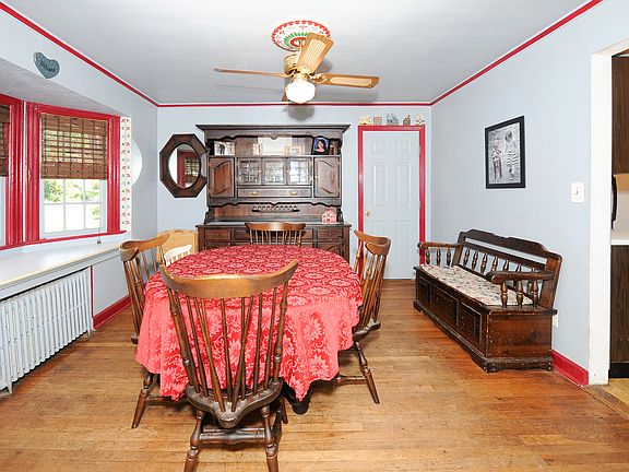 3rd image of 576 Bloomfield Ave