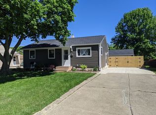 38327 Dolores Dr, Eastlake, OH 44095